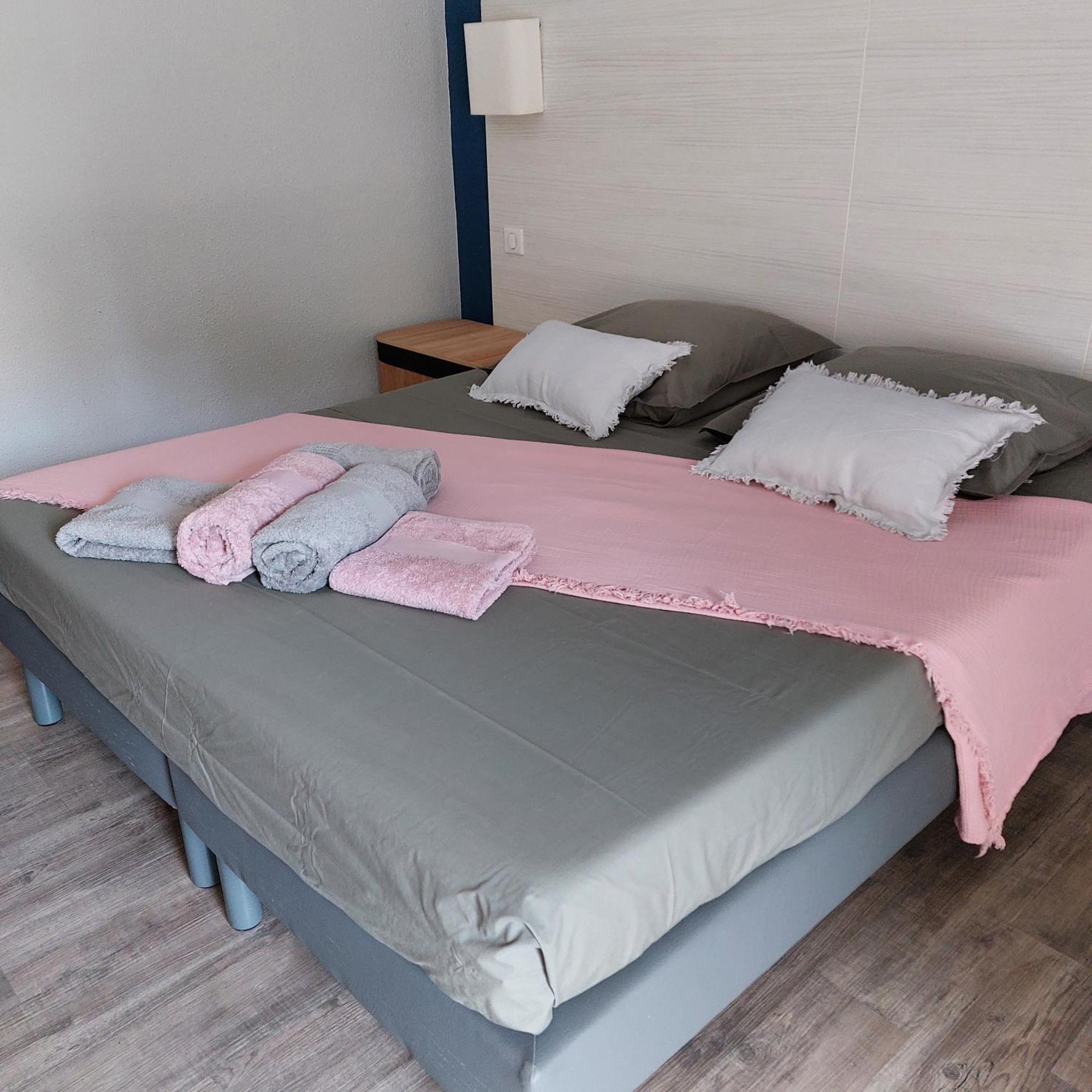 Aux Abords Du Lac Apartment